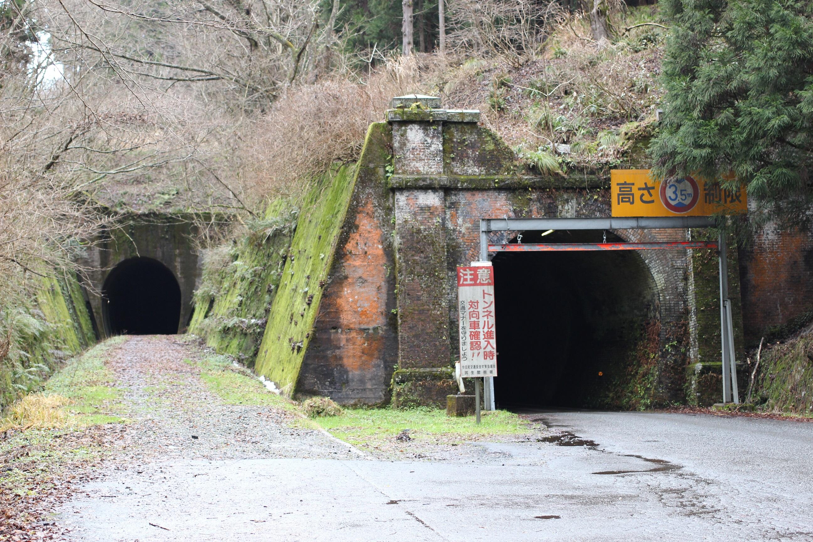 Former Hokuriku Line tunnels